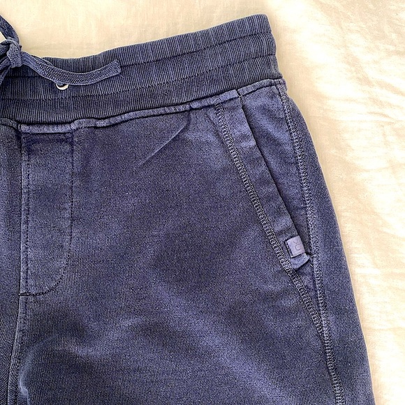 Outerknown Men’s Shorts - Picture 5 of 6